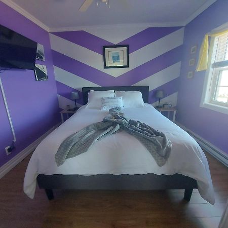 Starboard Side Guest House Channel Port aux Basques Bagian luar foto