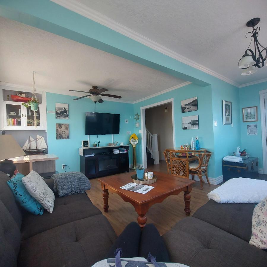 Starboard Side Guest House Channel Port aux Basques Bagian luar foto