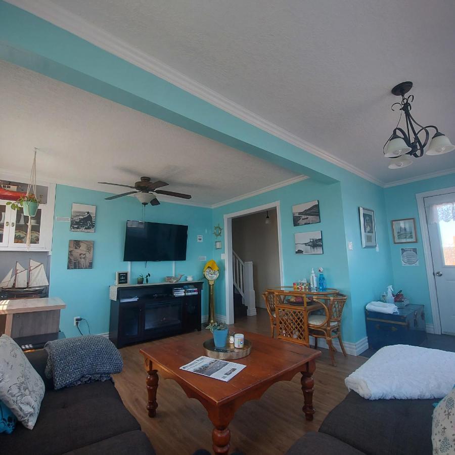 Starboard Side Guest House Channel Port aux Basques Bagian luar foto