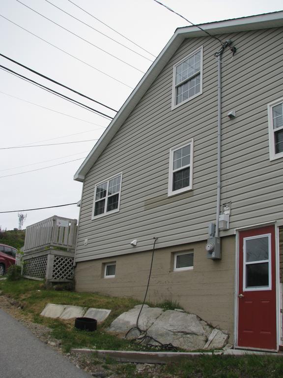 Starboard Side Guest House Channel Port aux Basques Bagian luar foto