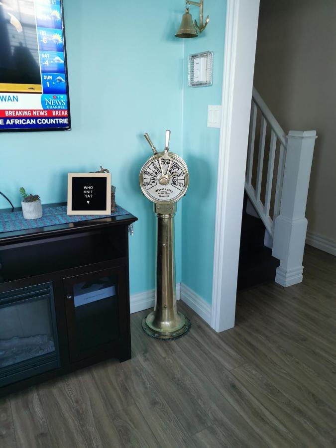Starboard Side Guest House Channel Port aux Basques Bagian luar foto